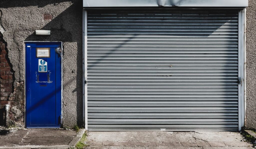 how to open garage door manually power outage